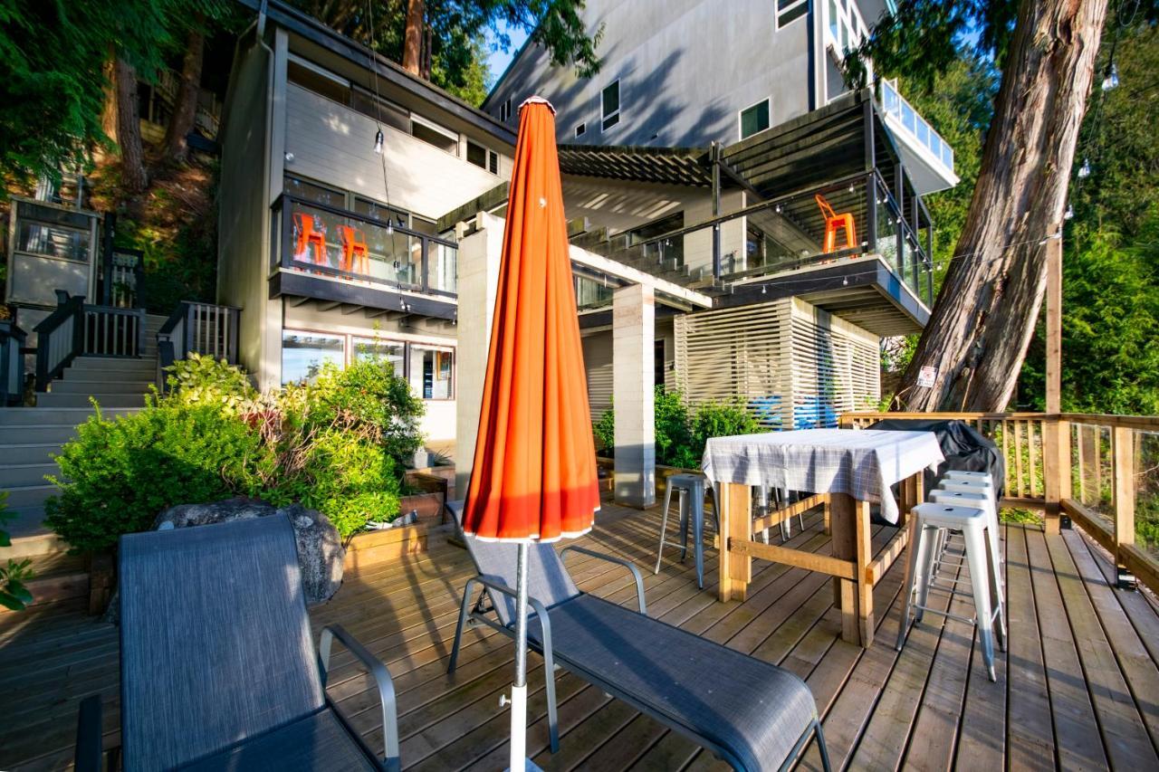Waterfront Cottage With Superb Coastline Views Уэст-Ванкувер Экстерьер фото