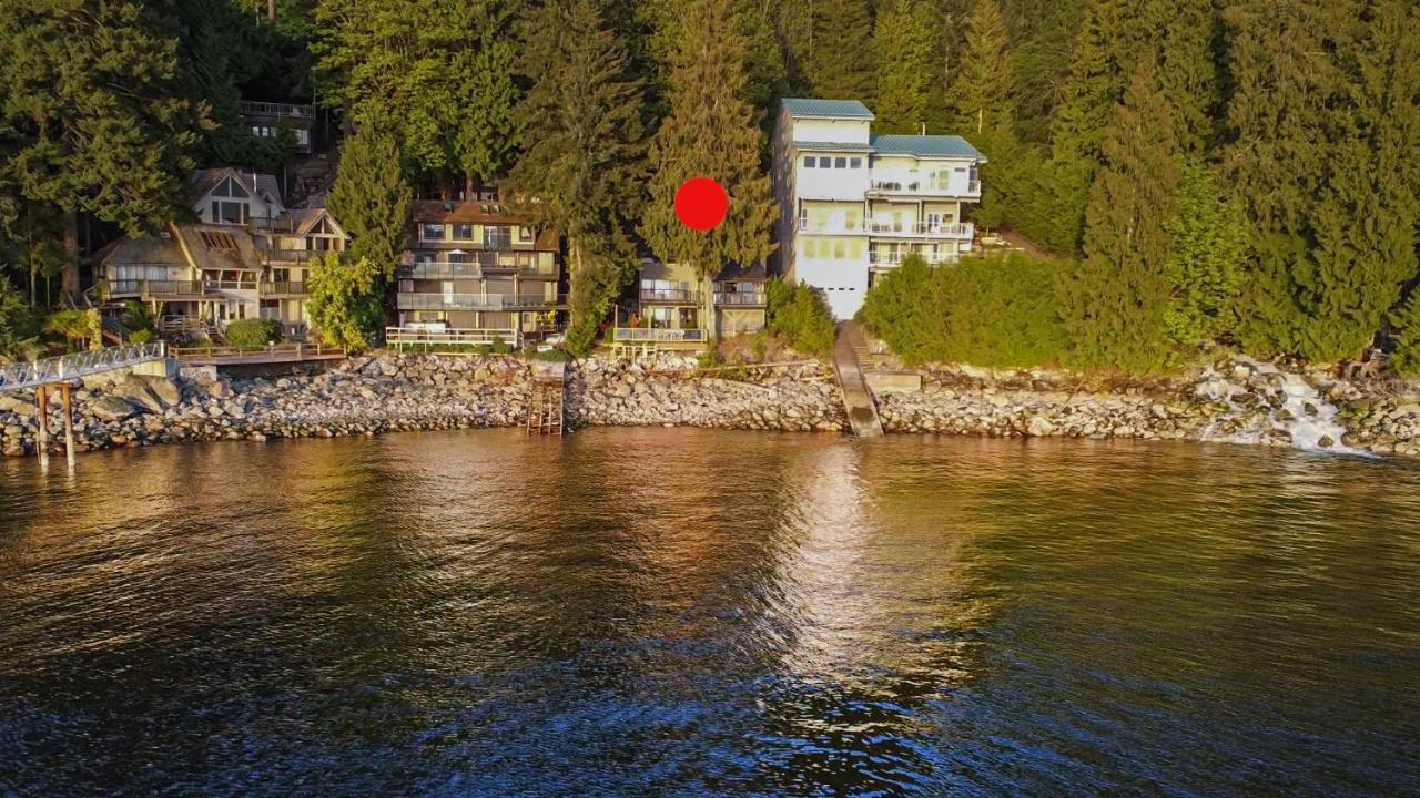 Waterfront Cottage With Superb Coastline Views Уэст-Ванкувер Экстерьер фото